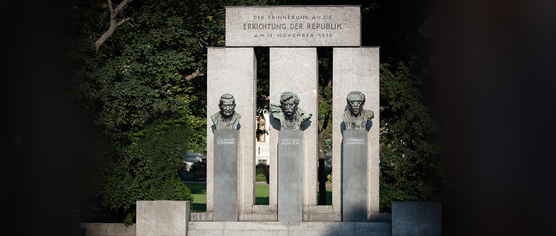 Denkmal der Republik - Rundgang Wir sind HeldInnen! - denk mal wien Header Denkmal der Republik