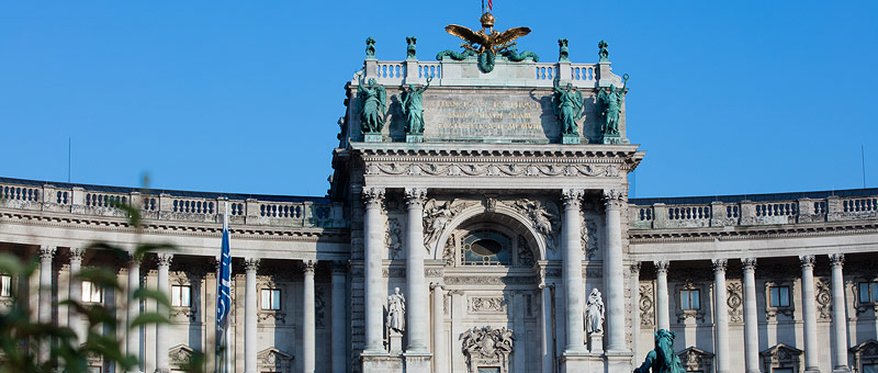 Heldenplatz - Rundgang Wir sind HeldInnen! - denk mal wien Header Heldenplatz