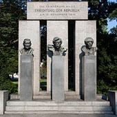 Denkmal der Republik - Rundgang Wir sind HeldInnen! - denk mal wien Detail Denkmal der Republik